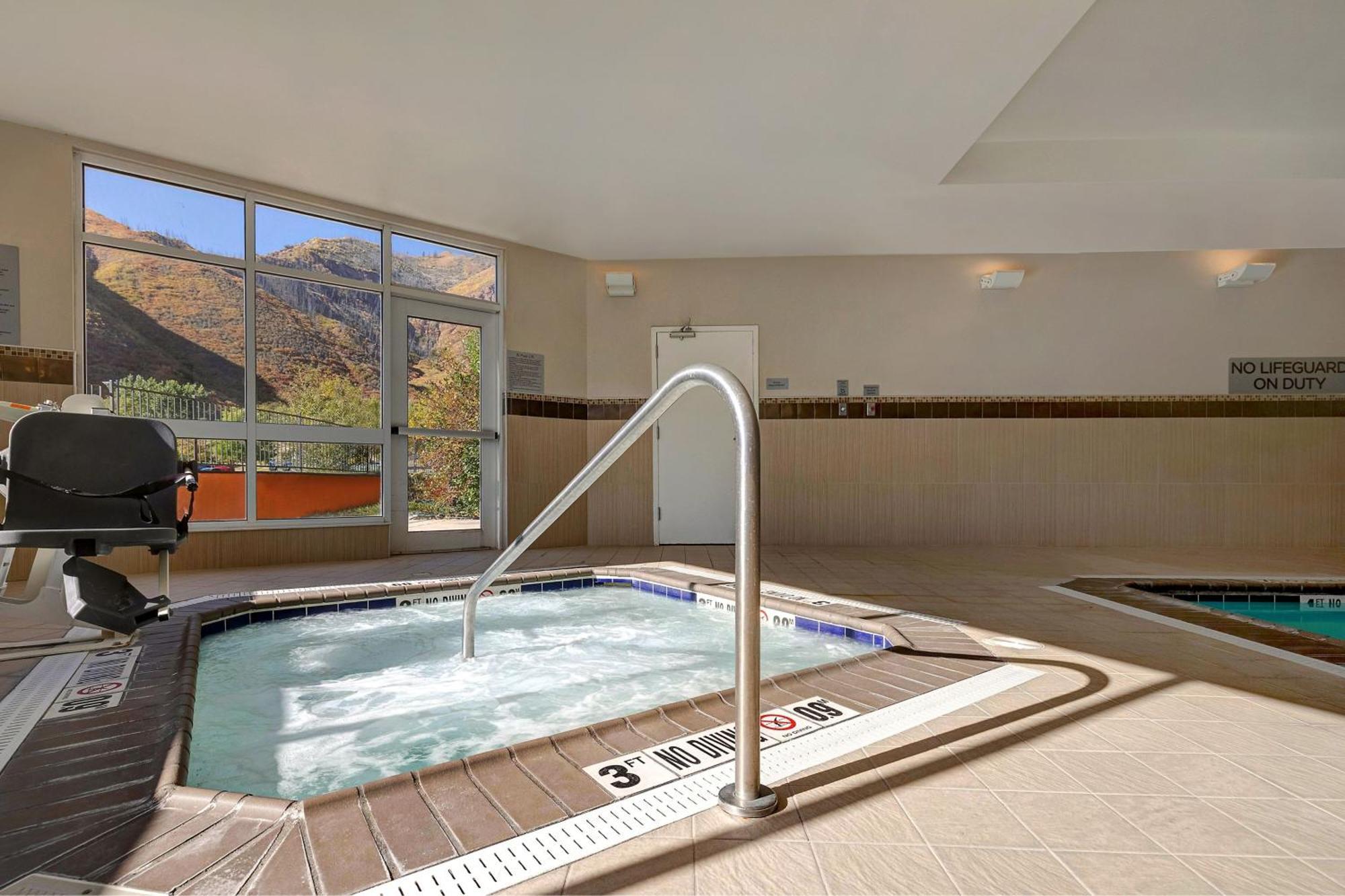 Courtyard By Marriott Glenwood Springs Hotel Bagian luar foto
