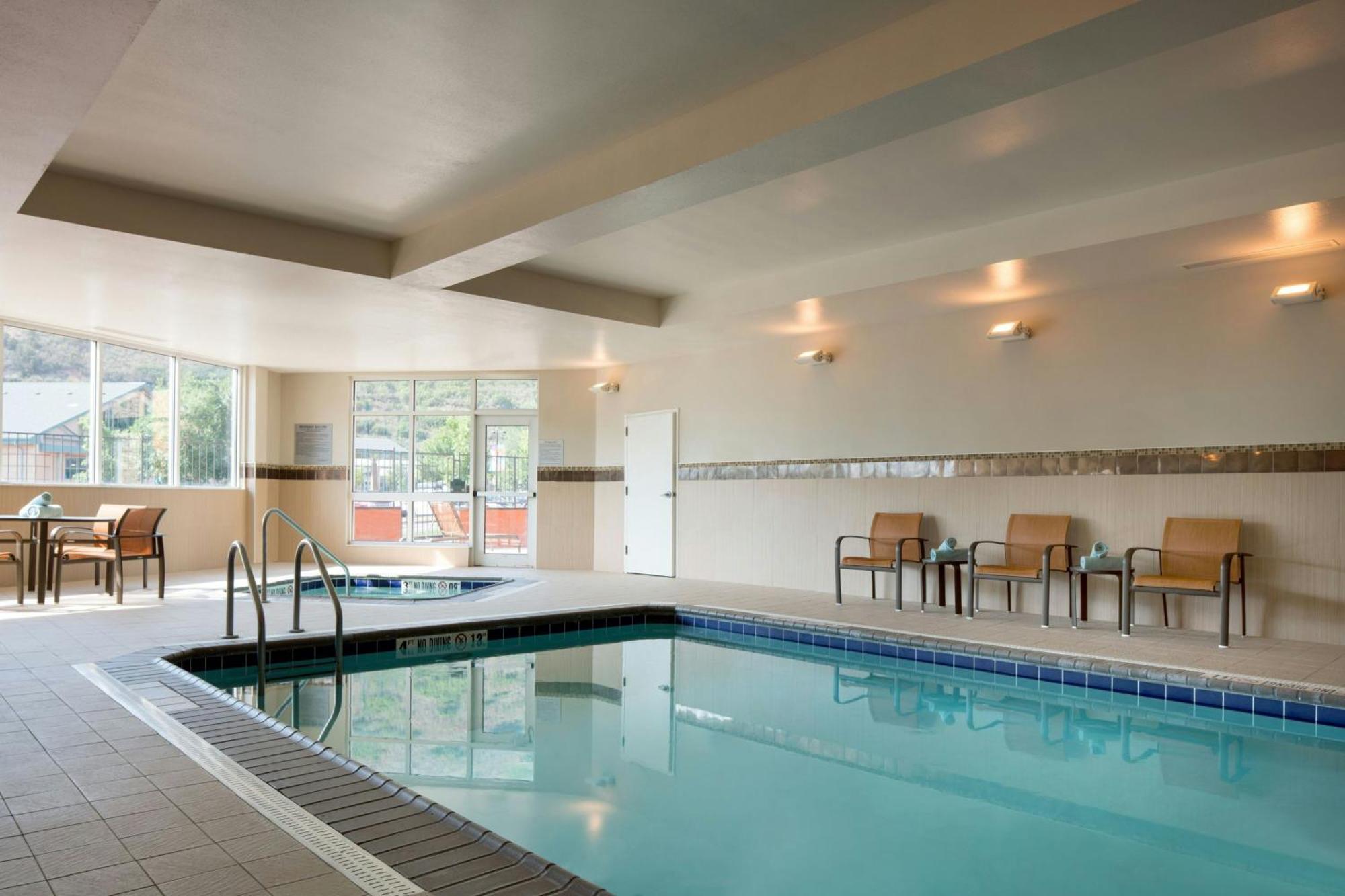 Courtyard By Marriott Glenwood Springs Hotel Bagian luar foto